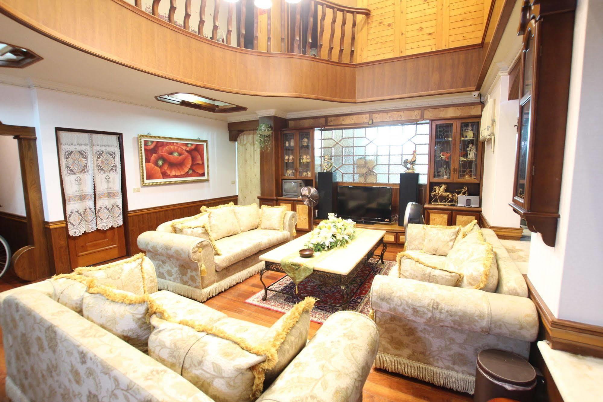 Yilan Pine Villa Homestay Luodong Extérieur photo