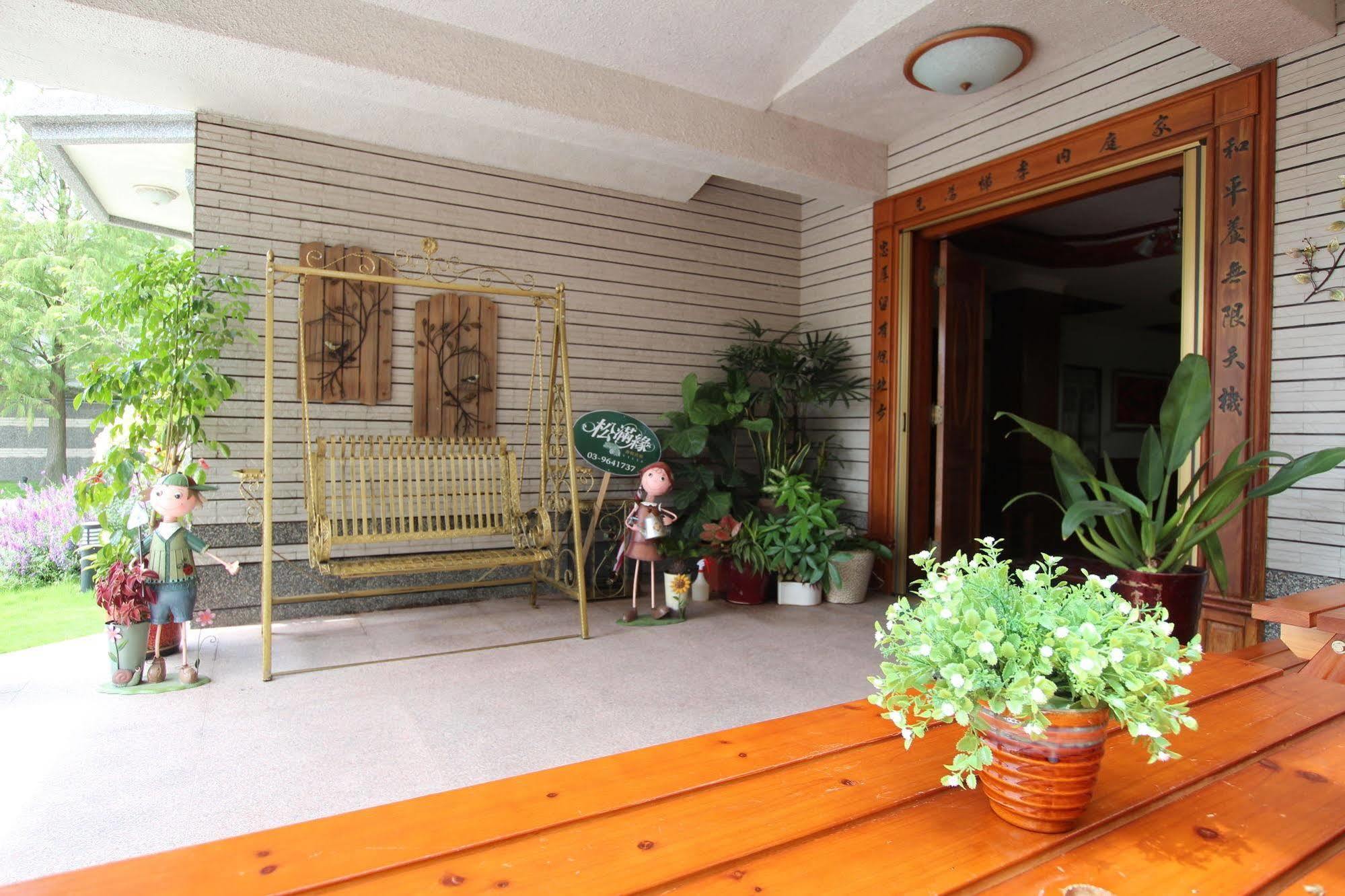 Yilan Pine Villa Homestay Luodong Extérieur photo