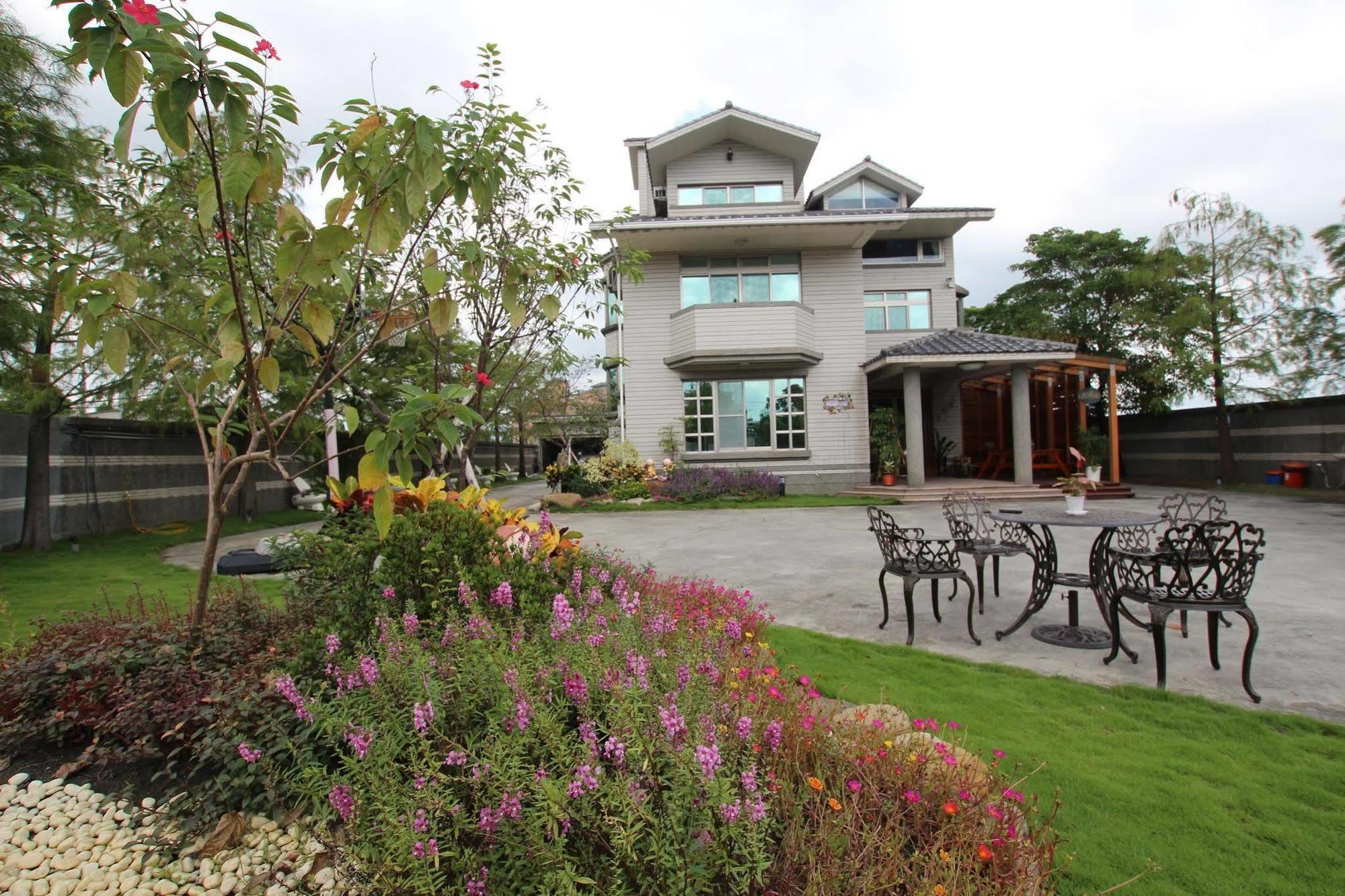 Yilan Pine Villa Homestay Luodong Extérieur photo