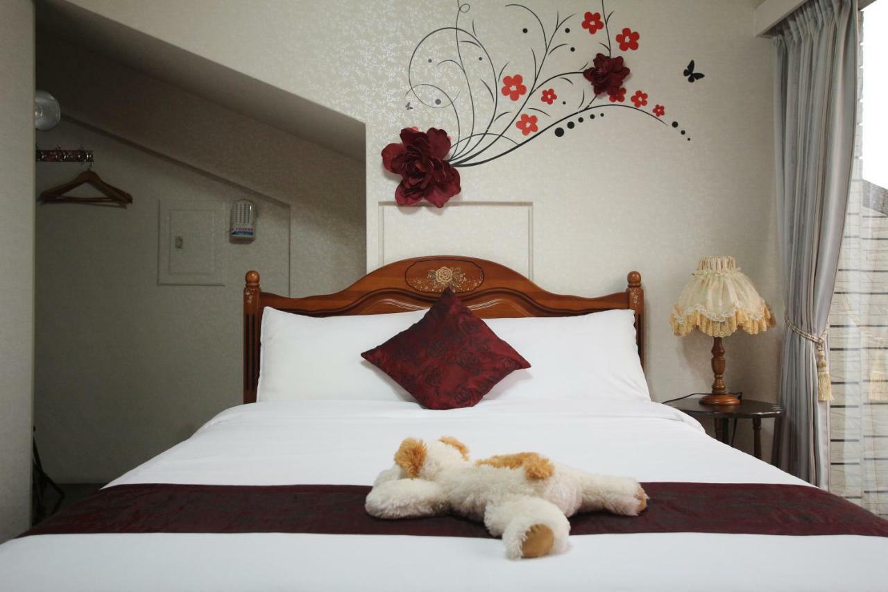 Yilan Pine Villa Homestay Luodong Extérieur photo